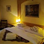Ξενοδοχείο Touristen-chalet 3*