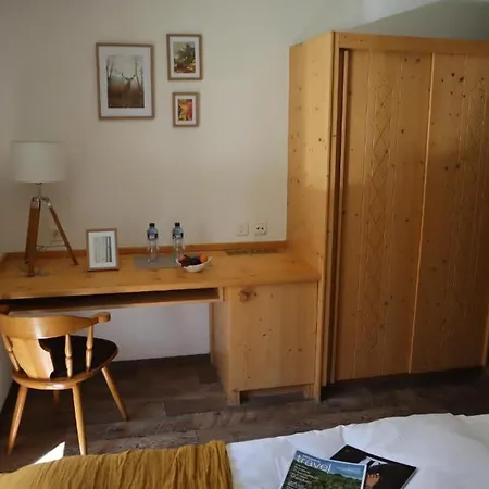 Ξενοδοχείο Touristen-chalet 3*