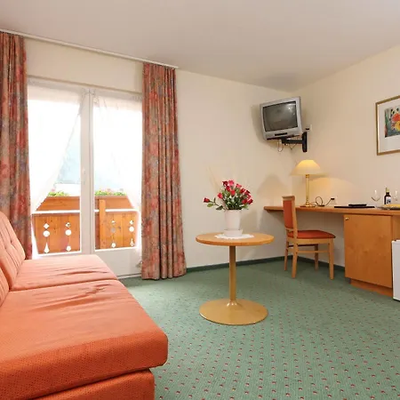 Ξενοδοχείο Touristen-chalet 3*